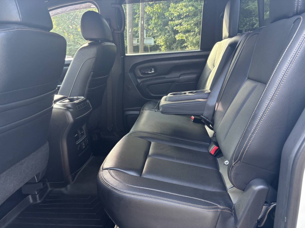 2019 Nissan Titan Image 30