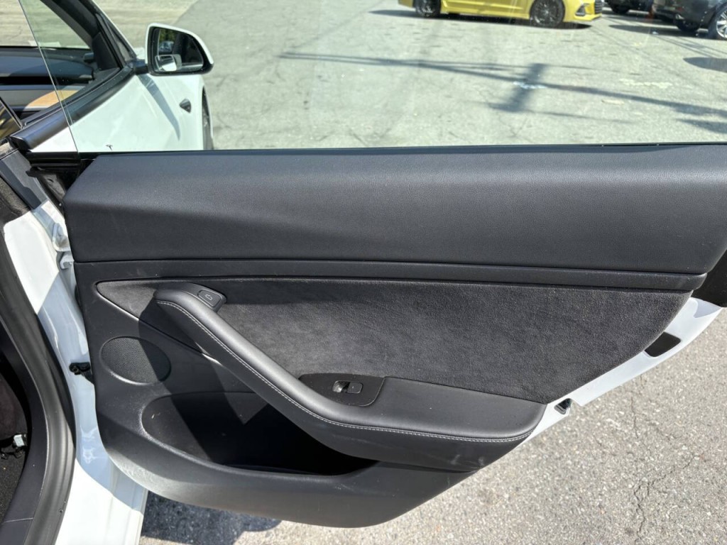 2021 Tesla Model 3 Image 25