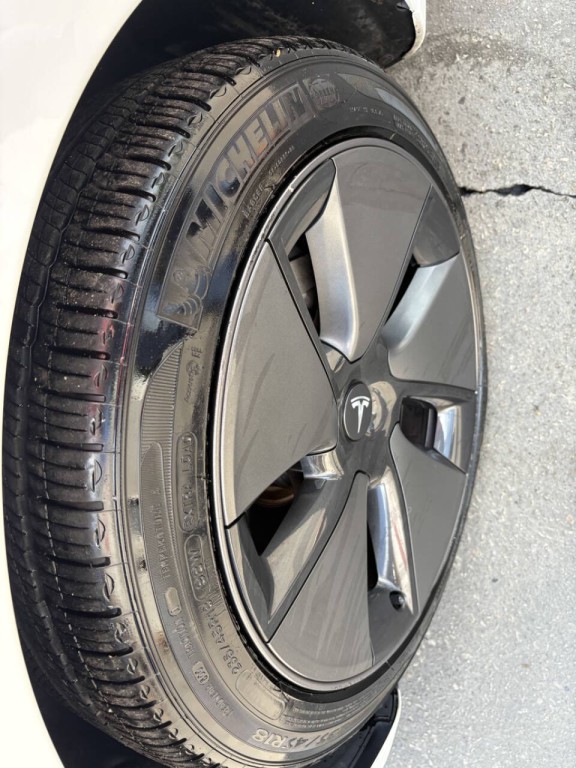 2021 Tesla Model 3 Image 31