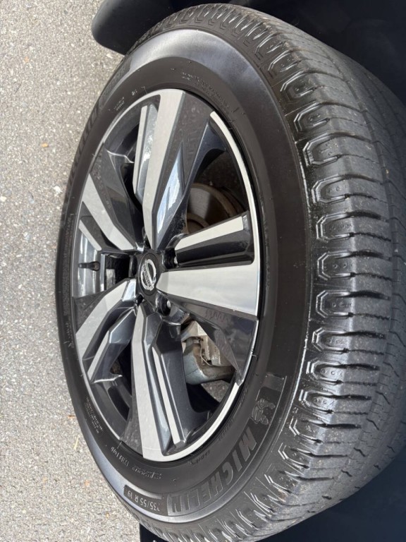 2021 Nissan Rogue Image 38
