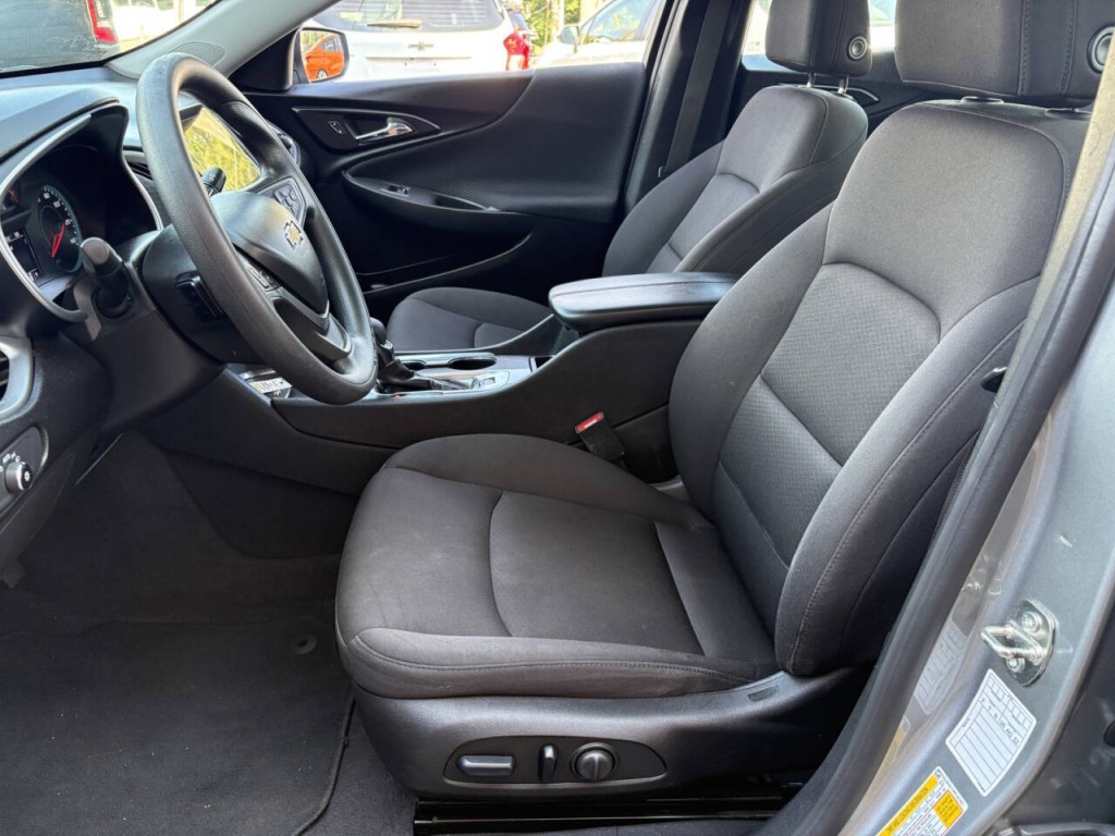 2023 Chevrolet Malibu Image 10