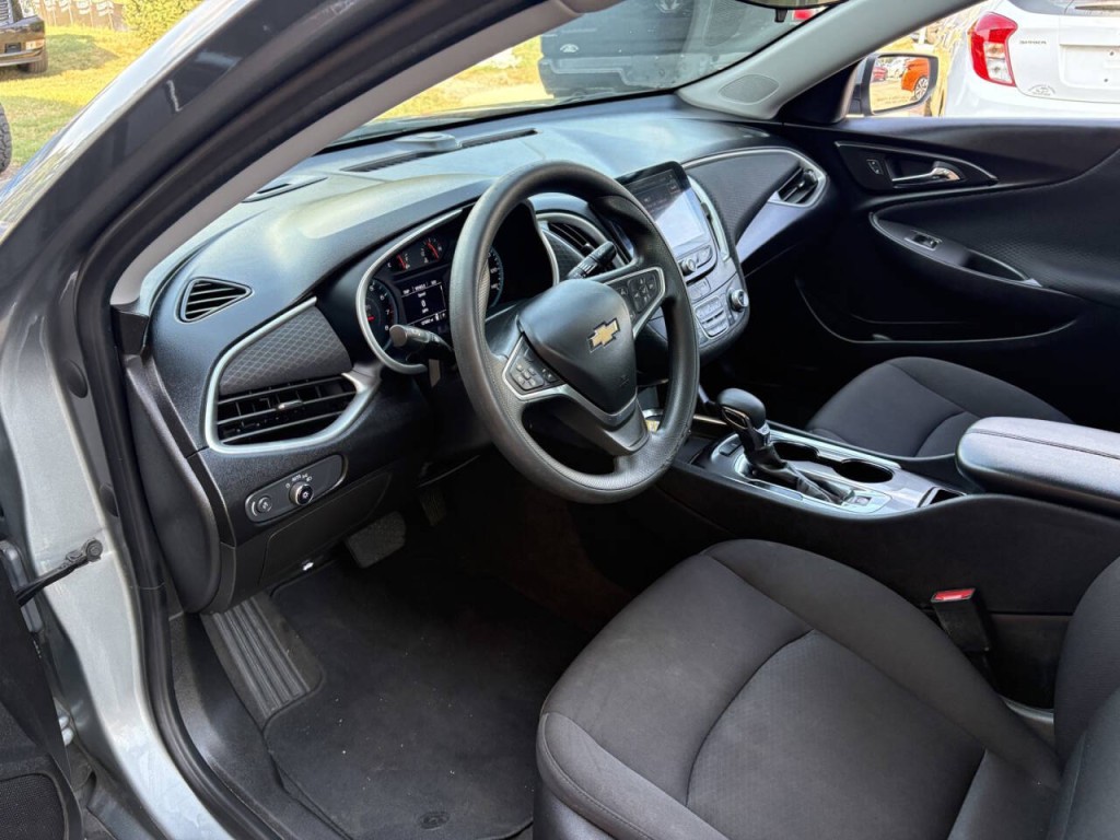 2023 Chevrolet Malibu Image 11