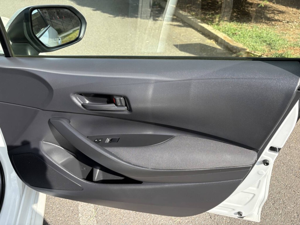2023 Toyota Corolla Image 33