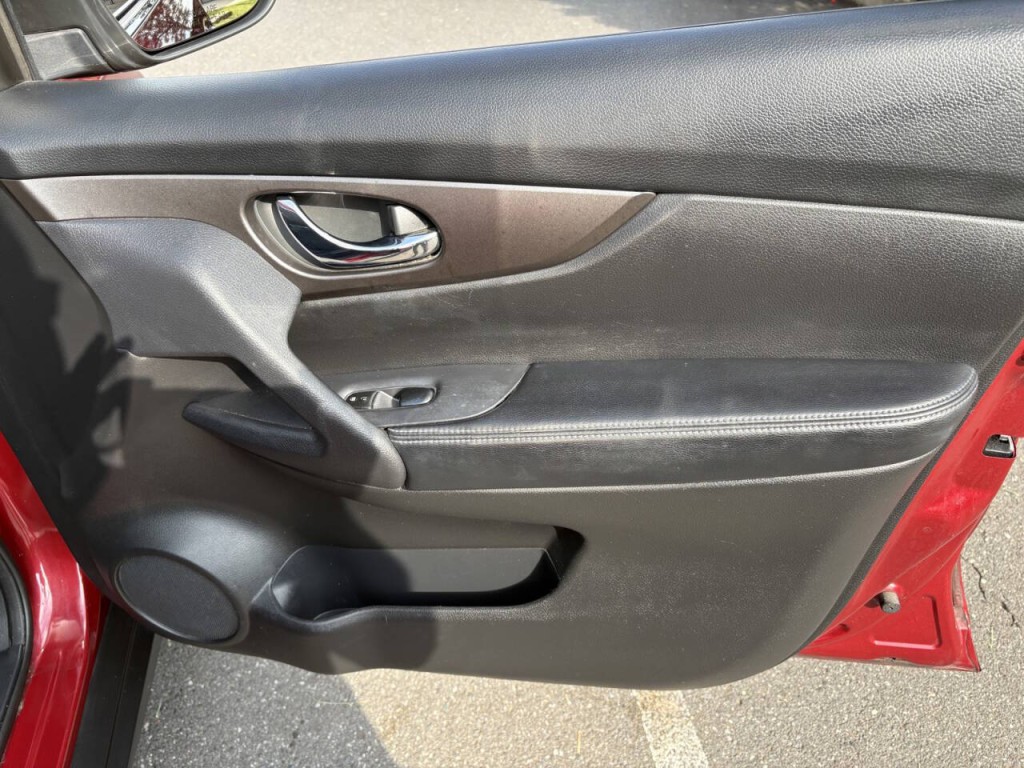 2014 Nissan Rogue Image 23