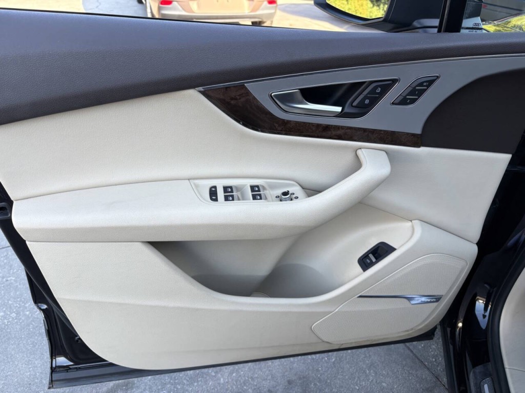 2018 Audi Q7 Image 9