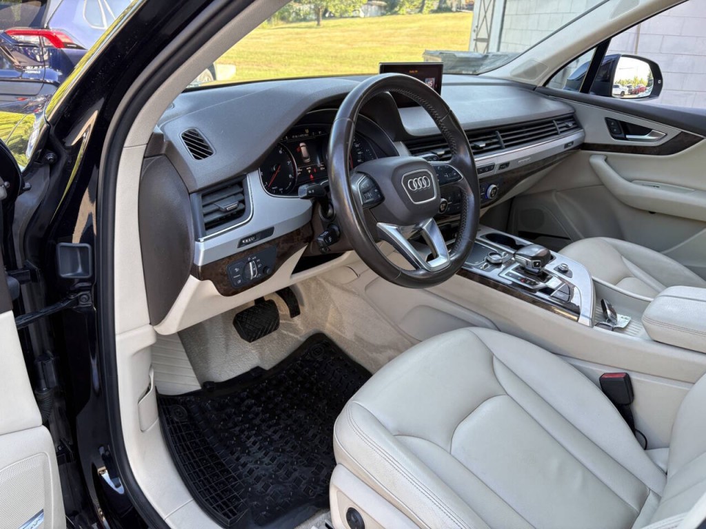 2018 Audi Q7 Image 12