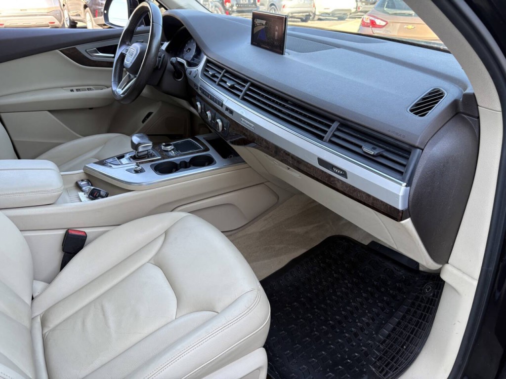2018 Audi Q7 Image 32