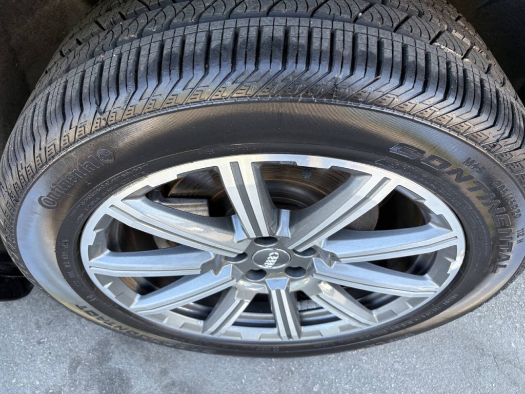 2018 Audi Q7 Image 38