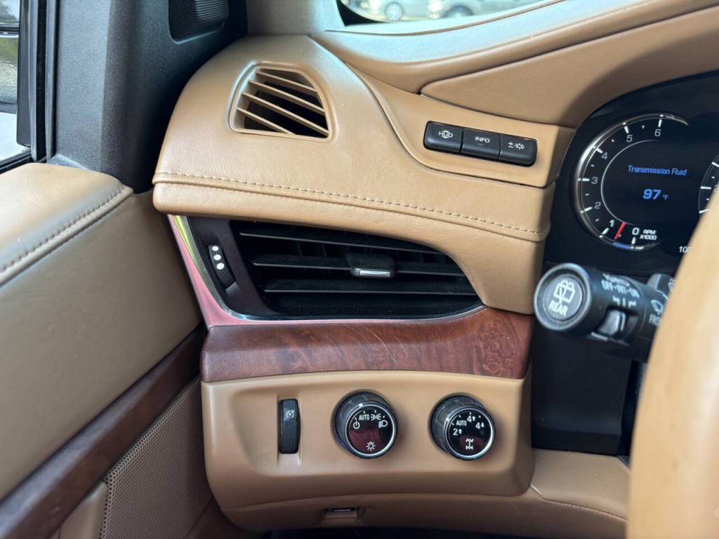 2016 Cadillac Escalade Image 13