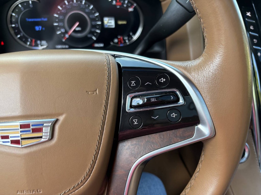 2016 Cadillac Escalade Image 15