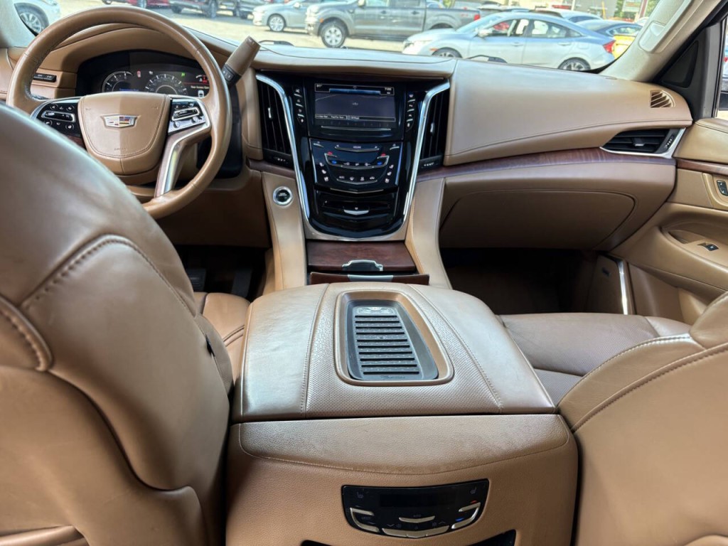 2016 Cadillac Escalade Image 24
