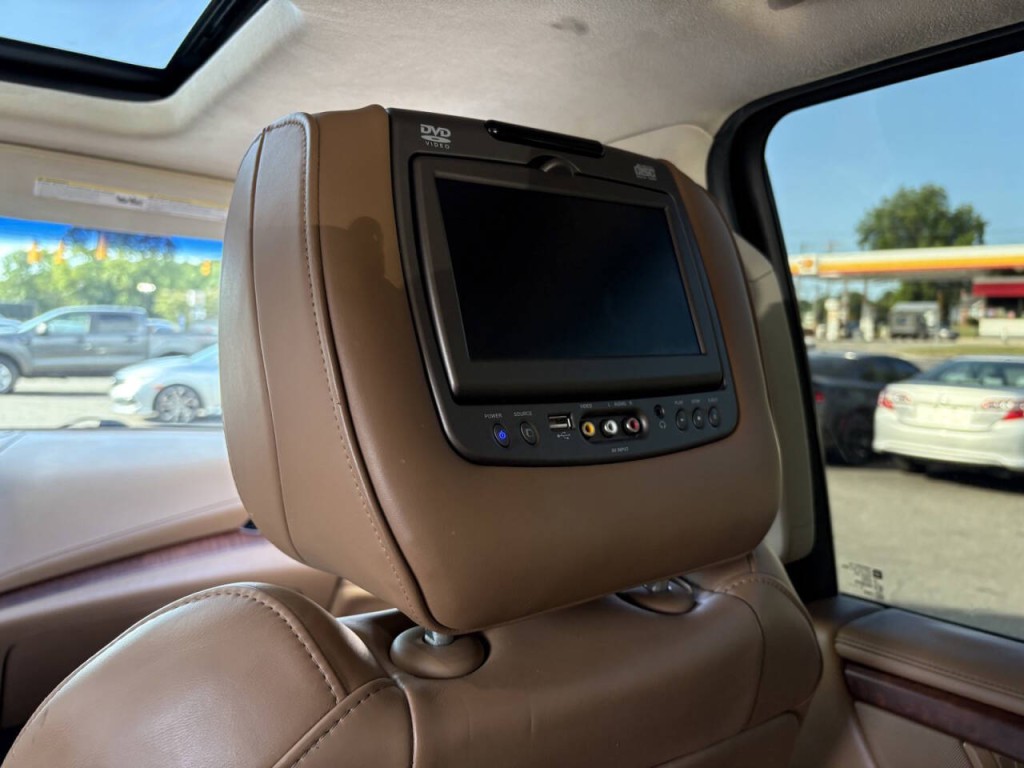 2016 Cadillac Escalade Image 26