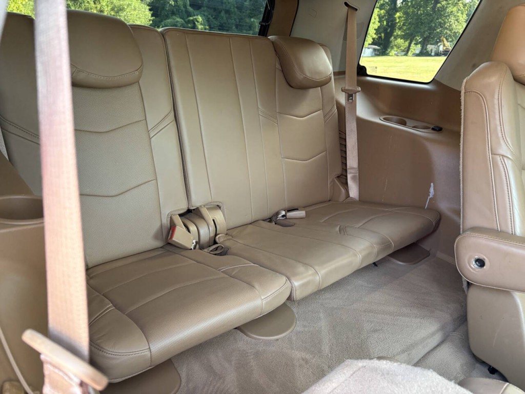 2016 Cadillac Escalade Image 39