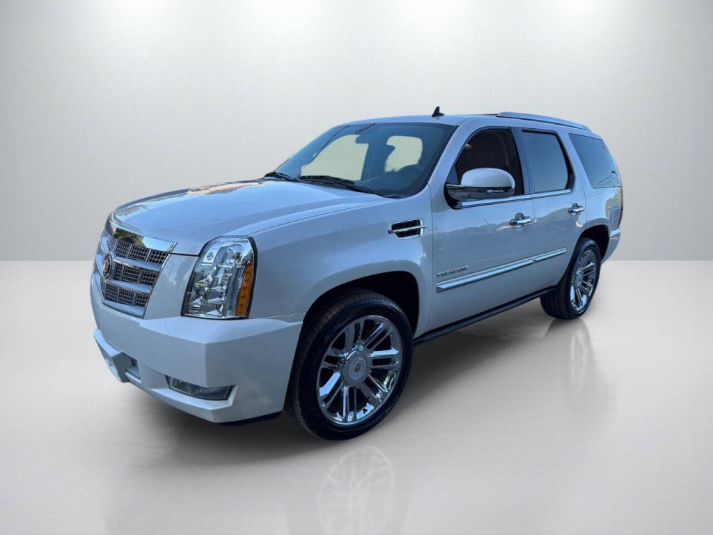 2013 Cadillac Escalade Image 3