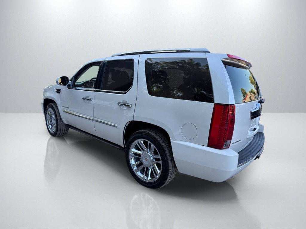 2013 Cadillac Escalade Image 5