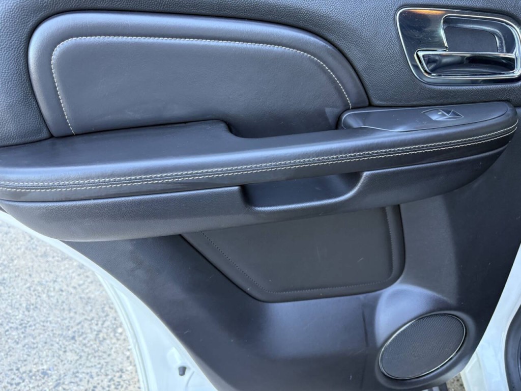 2013 Cadillac Escalade Image 20