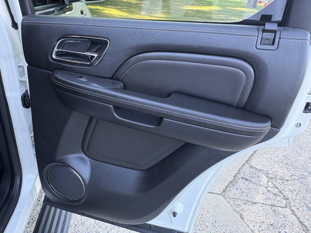 2013 Cadillac Escalade Image 27