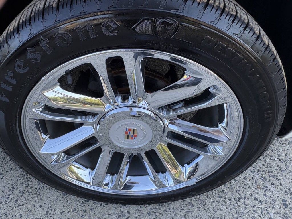 2013 Cadillac Escalade Image 31