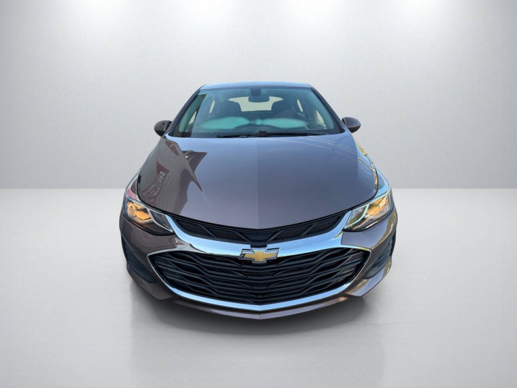 2019 Chevrolet Cruze Image 2