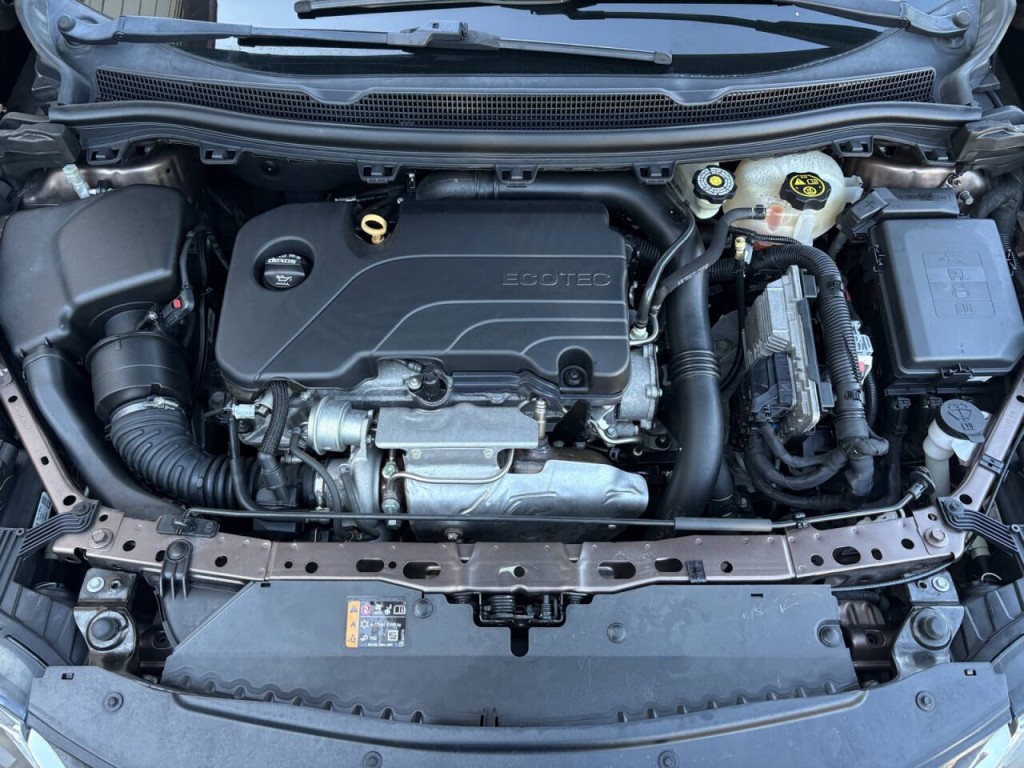 2019 Chevrolet Cruze Image 30