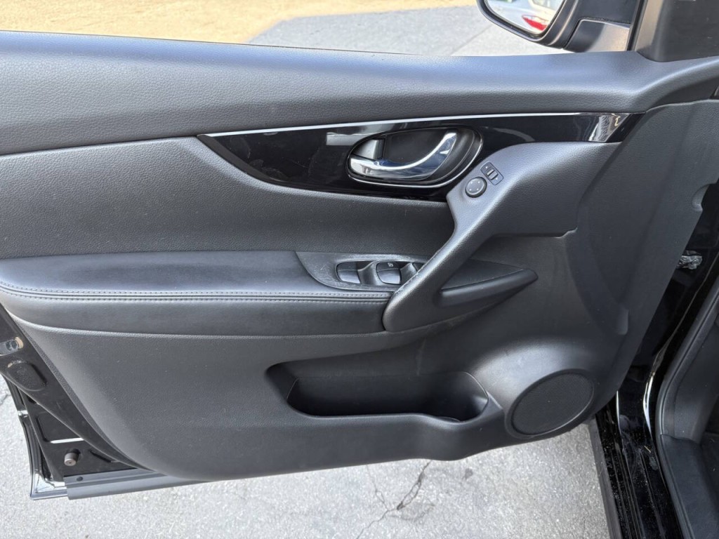 2020 Nissan Rogue Image 9