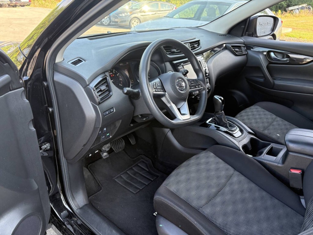 2020 Nissan Rogue Image 11