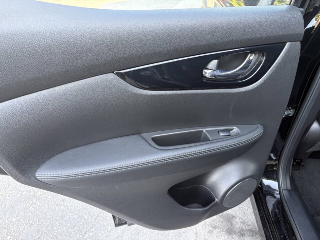 2020 Nissan Rogue Image 22