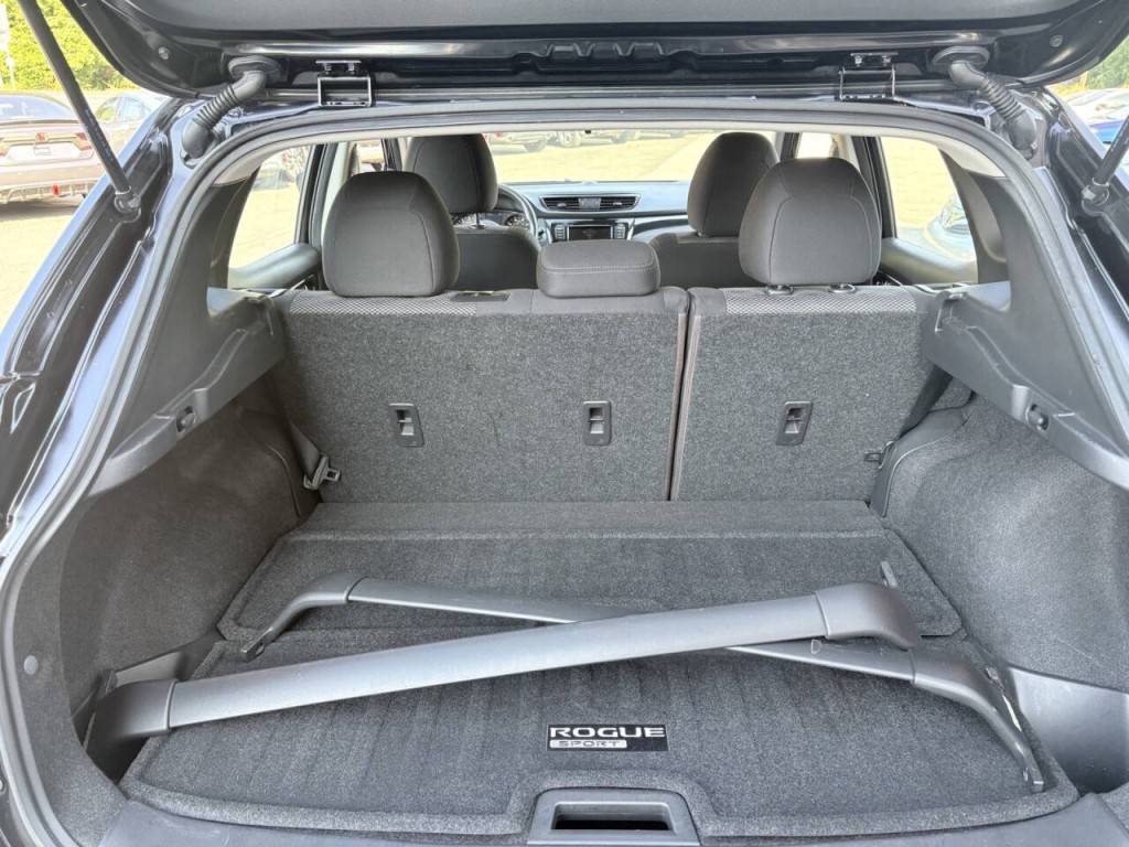 2020 Nissan Rogue Image 24
