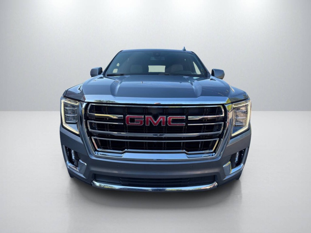 2022 GMC Yukon Image 2