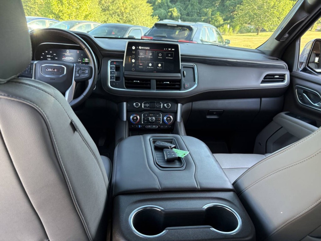 2022 GMC Yukon Image 25