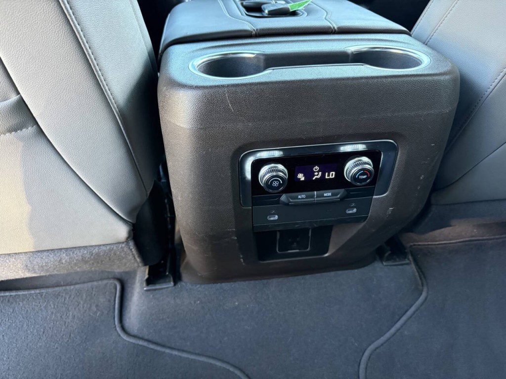 2022 GMC Yukon Image 26