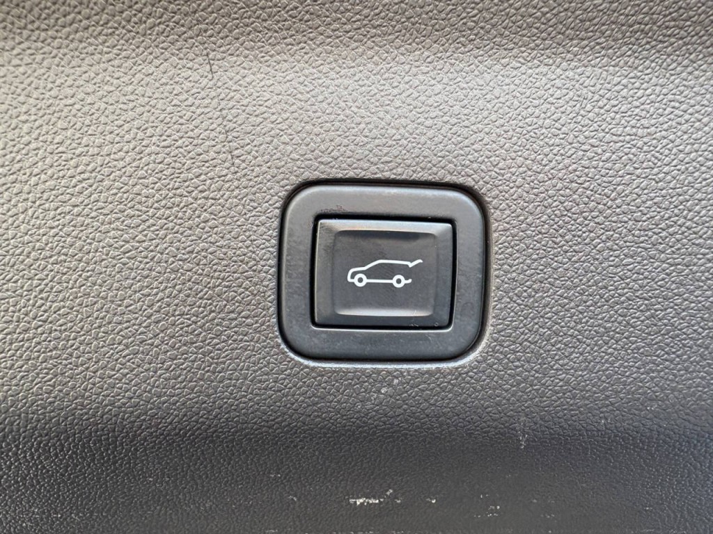 2022 GMC Yukon Image 31