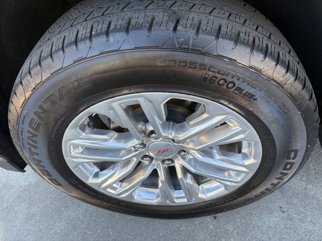 2022 GMC Yukon Image 42