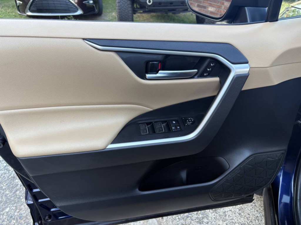 2022 Toyota Rav4 Image 11