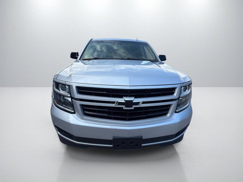 2019 Chevrolet Suburban Image 2