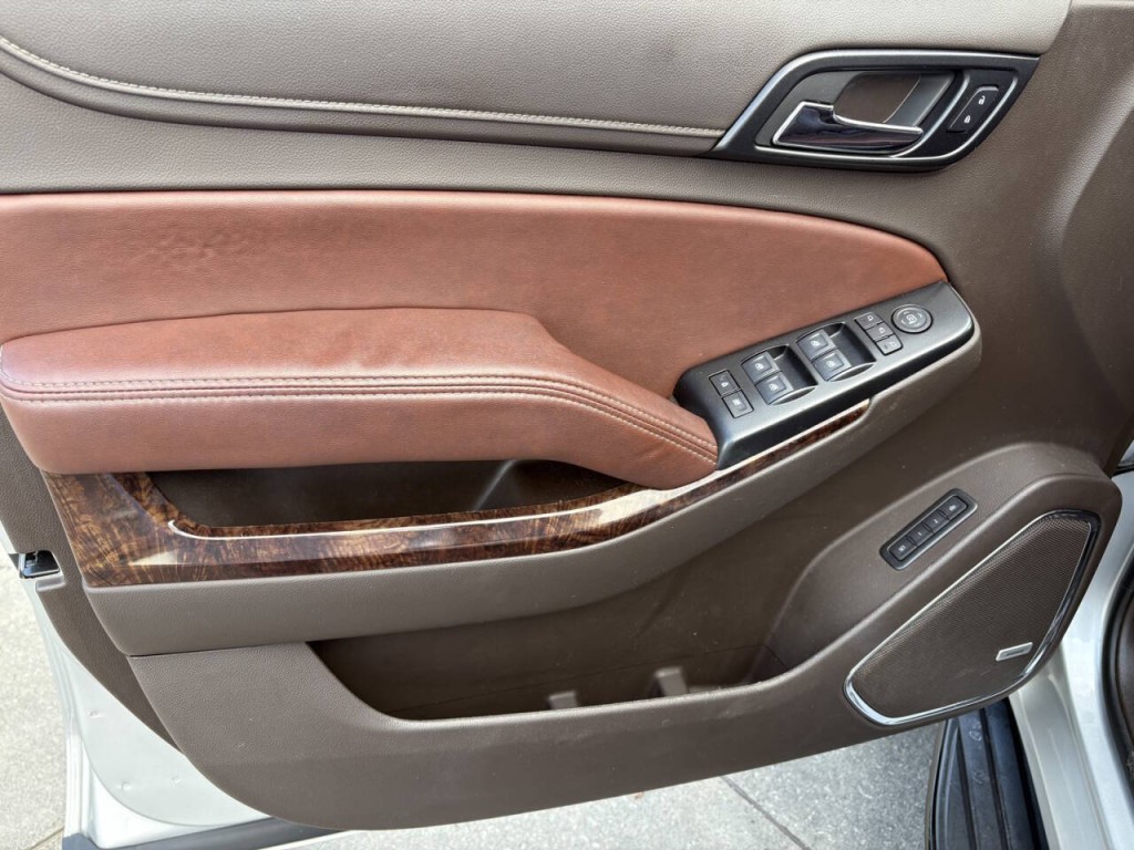 2019 Chevrolet Suburban Image 10