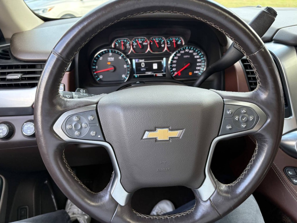 2019 Chevrolet Suburban Image 14