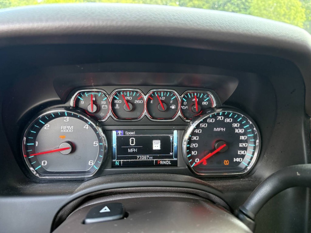 2019 Chevrolet Suburban Image 17