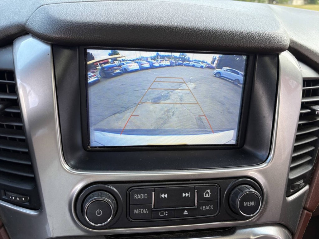 2019 Chevrolet Suburban Image 21