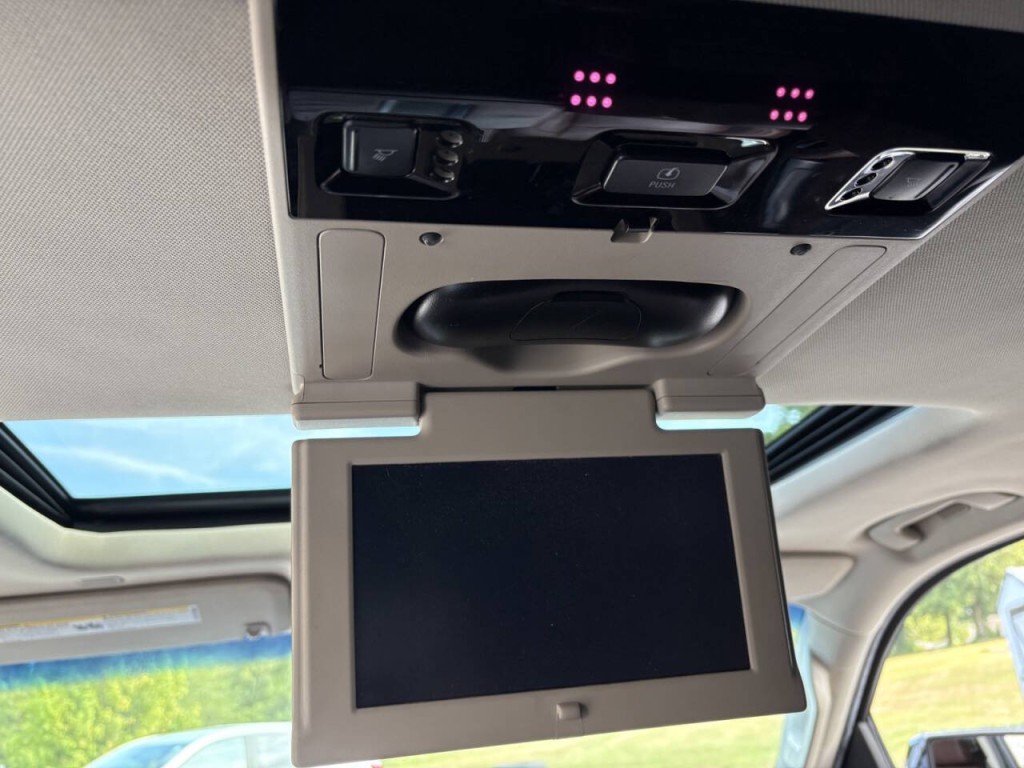 2019 Chevrolet Suburban Image 26