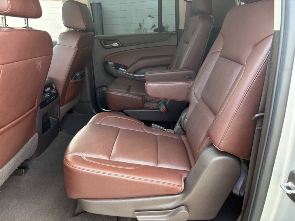 2019 Chevrolet Suburban Image 28