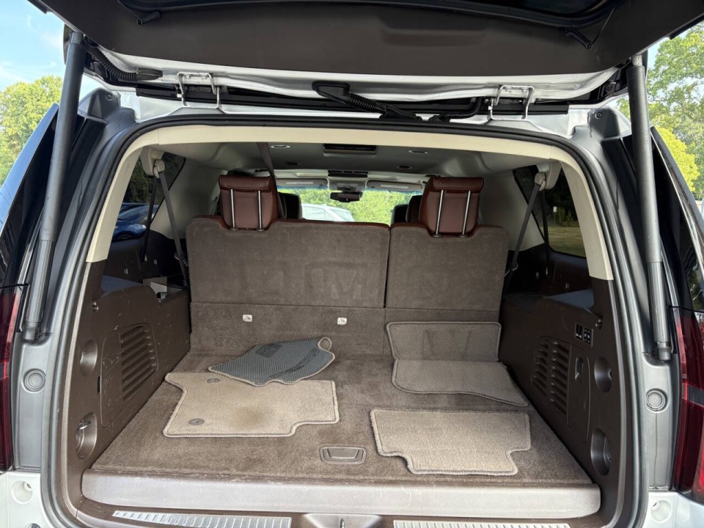 2019 Chevrolet Suburban Image 30
