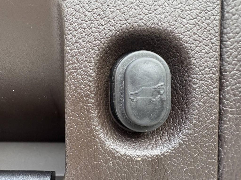 2019 Chevrolet Suburban Image 31