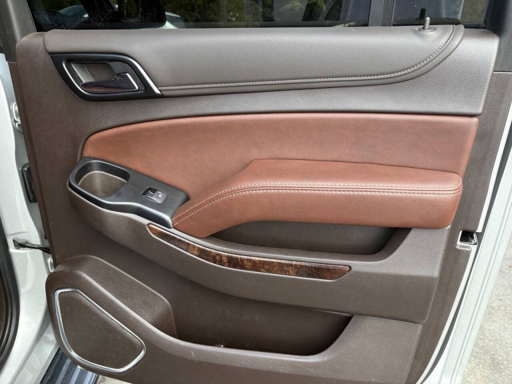 2019 Chevrolet Suburban Image 35