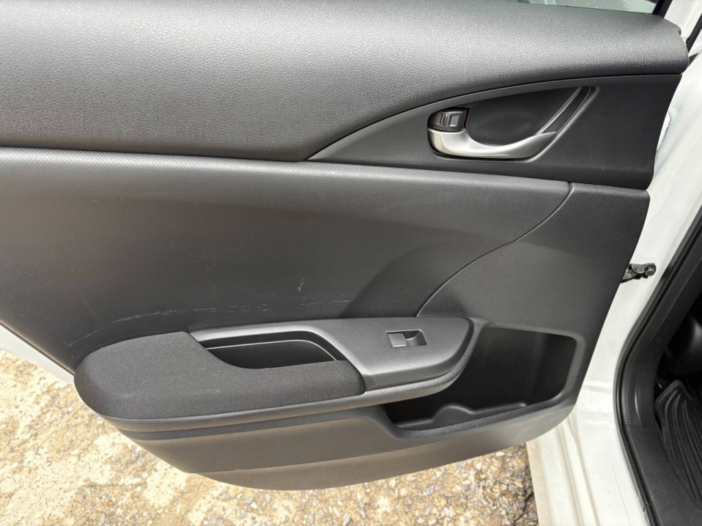 2020 Honda Civic Image 25