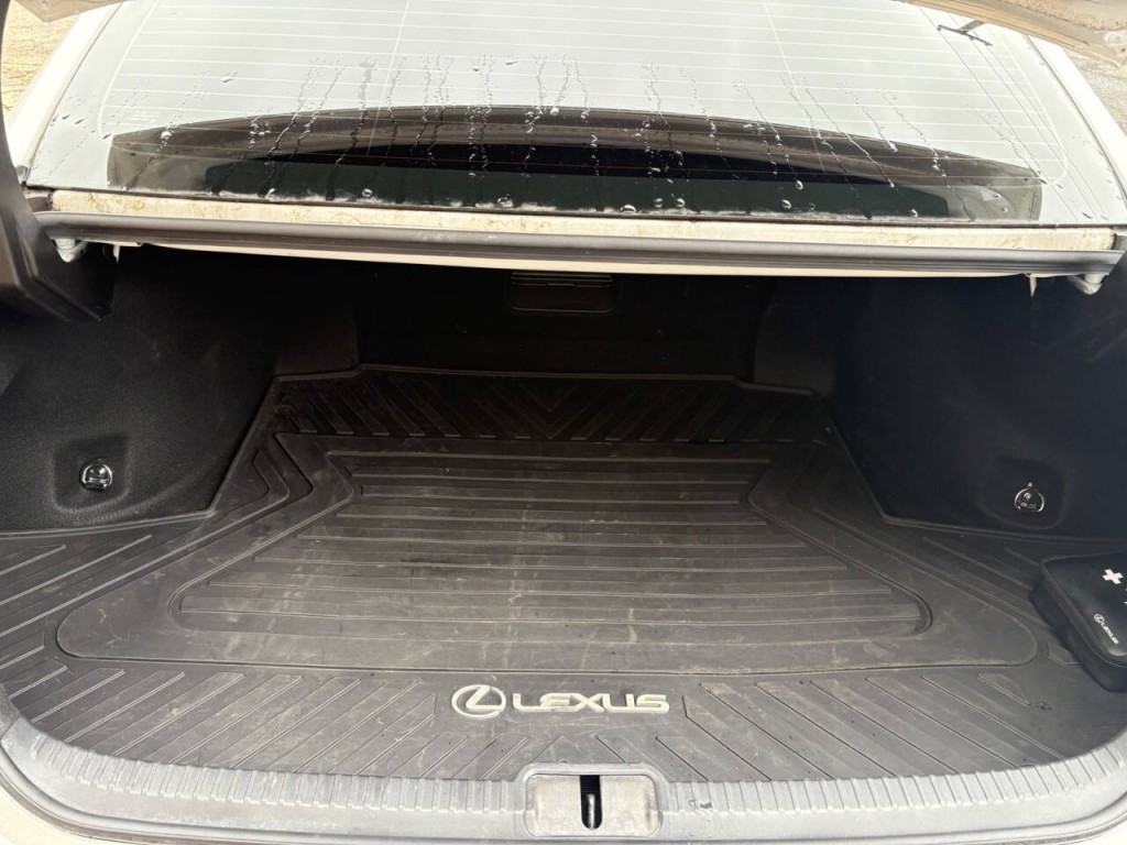 2019 Lexus ES 350 Image 30