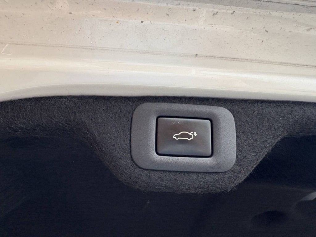 2019 Lexus ES 350 Image 31
