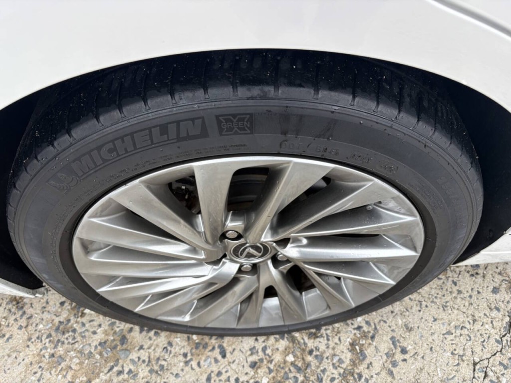 2019 Lexus ES 350 Image 39