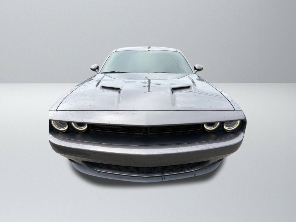 2018 Dodge Challenger Image 2