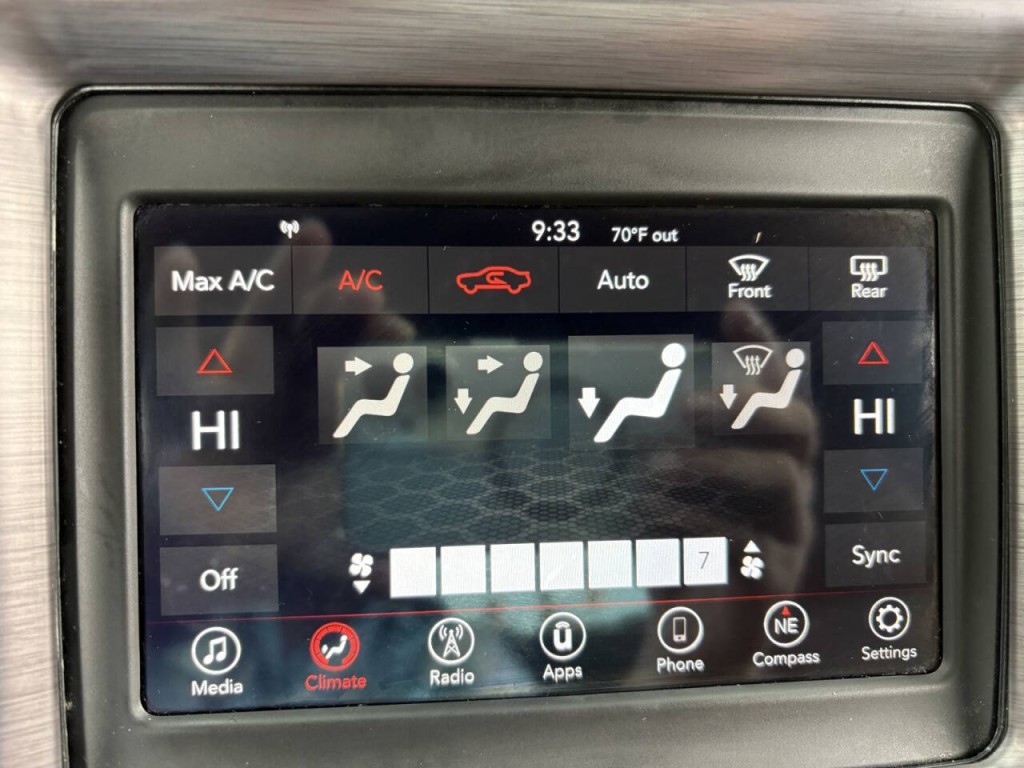 2018 Dodge Challenger Image 17